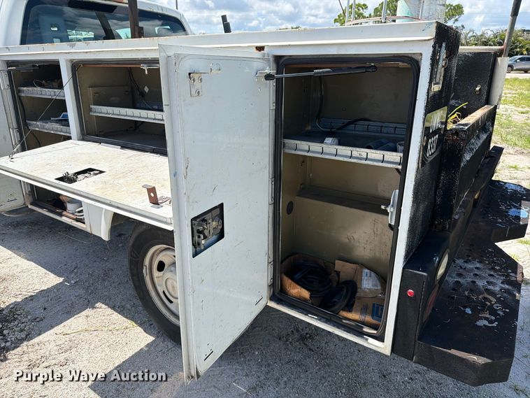 image for item DV7339 2015 Ford F250 Super Duty Ext. Cab utility bed pickup truck