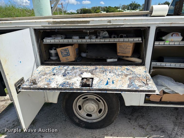 image for item DV7339 2015 Ford F250 Super Duty Ext. Cab utility bed pickup truck
