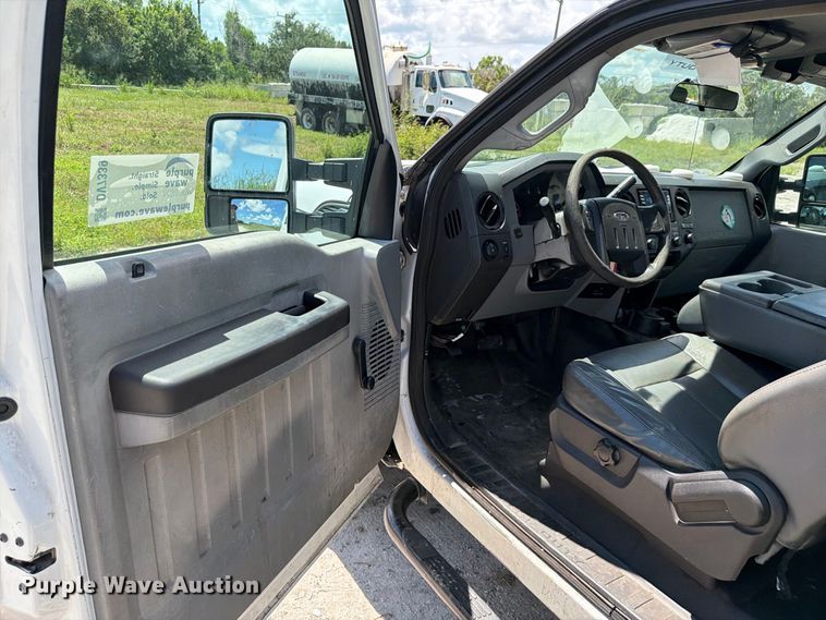 image for item DV7339 2015 Ford F250 Super Duty Ext. Cab utility bed pickup truck