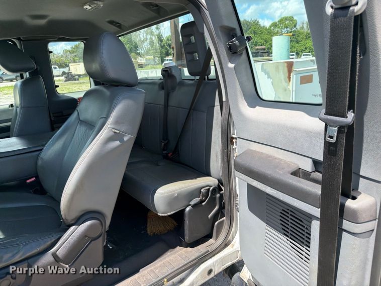 image for item DV7339 2015 Ford F250 Super Duty Ext. Cab utility bed pickup truck