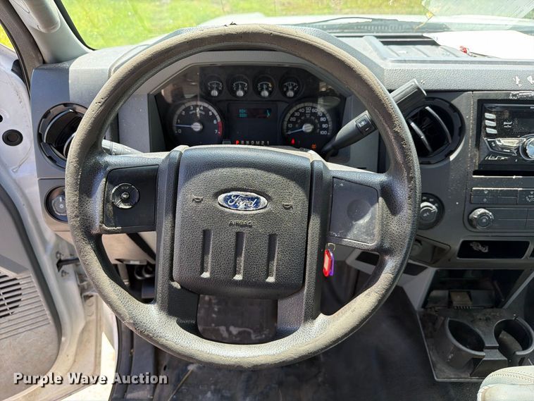 image for item DV7339 2015 Ford F250 Super Duty Ext. Cab utility bed pickup truck