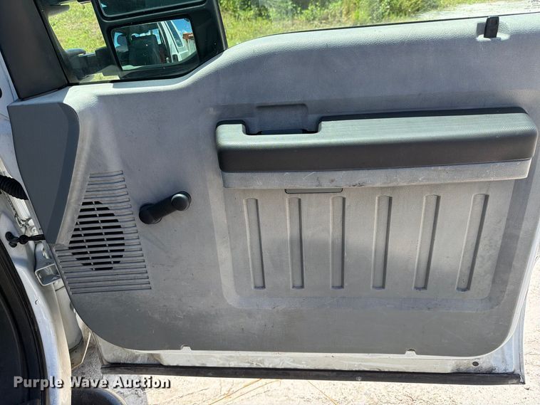 image for item DV7339 2015 Ford F250 Super Duty Ext. Cab utility bed pickup truck