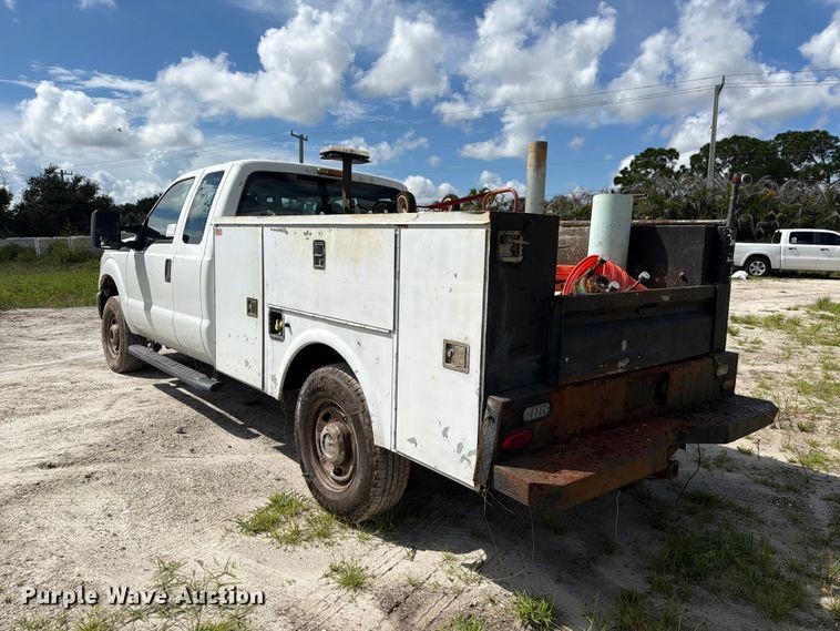 image for item DV7340 2015 Ford F250 Super Duty Ext. Cab pickup truck