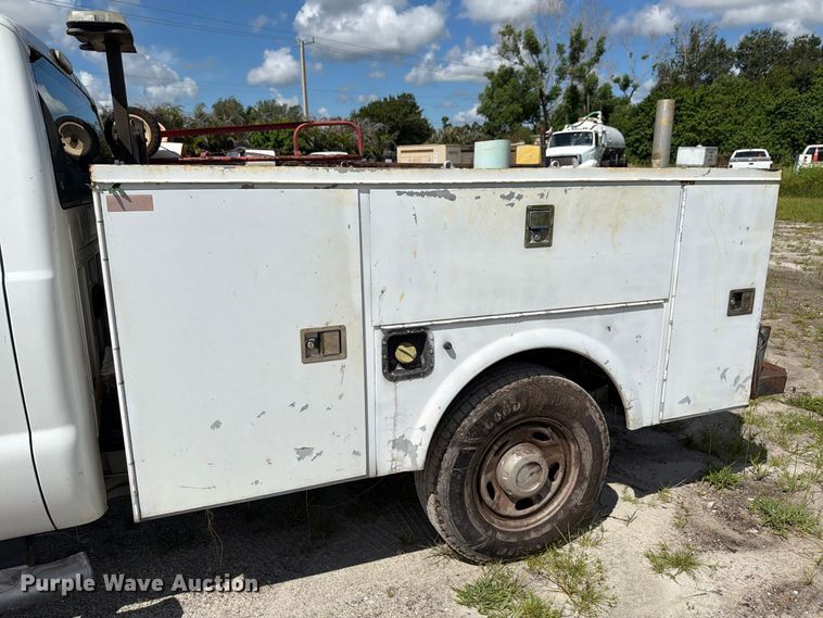 image for item DV7340 2015 Ford F250 Super Duty Ext. Cab pickup truck
