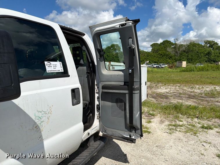 image for item DV7340 2015 Ford F250 Super Duty Ext. Cab pickup truck
