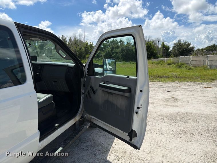 image for item DV7340 2015 Ford F250 Super Duty Ext. Cab pickup truck
