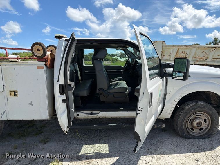 image for item DV7340 2015 Ford F250 Super Duty Ext. Cab pickup truck