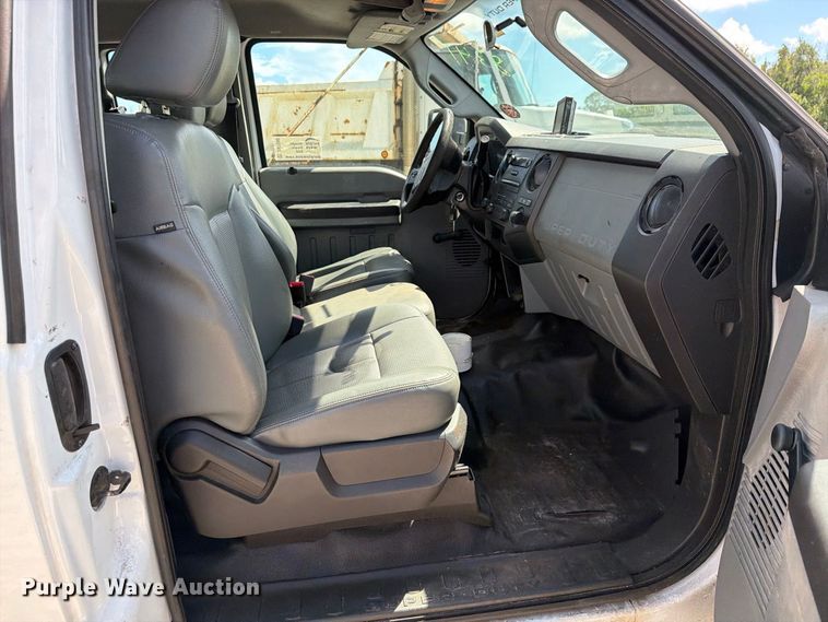 image for item DV7340 2015 Ford F250 Super Duty Ext. Cab pickup truck