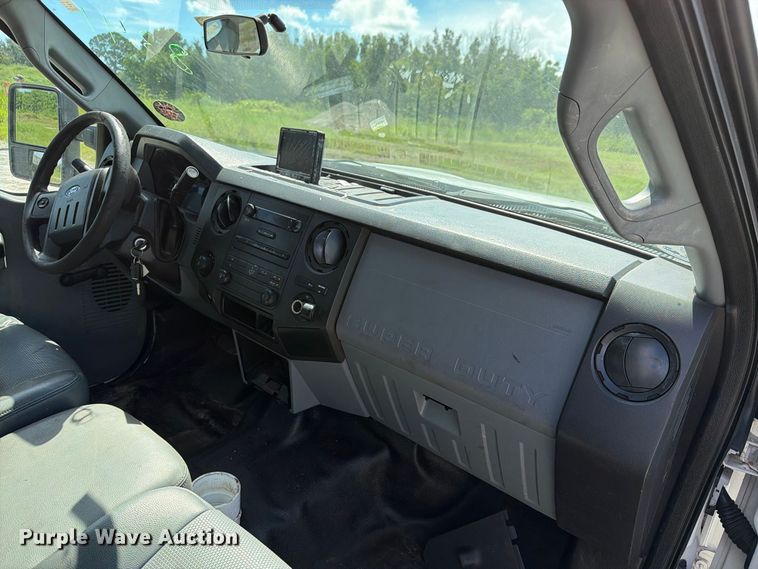 image for item DV7340 2015 Ford F250 Super Duty Ext. Cab pickup truck