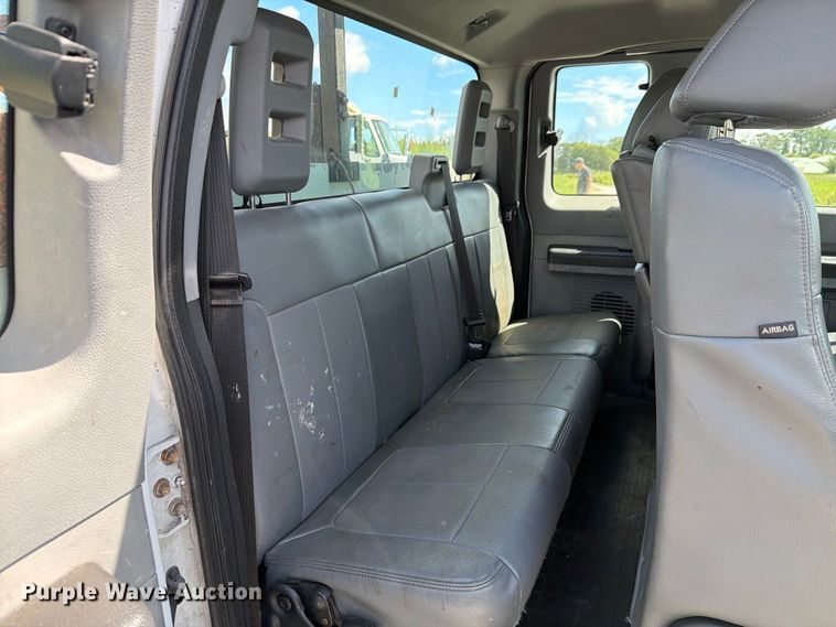 image for item DV7340 2015 Ford F250 Super Duty Ext. Cab pickup truck