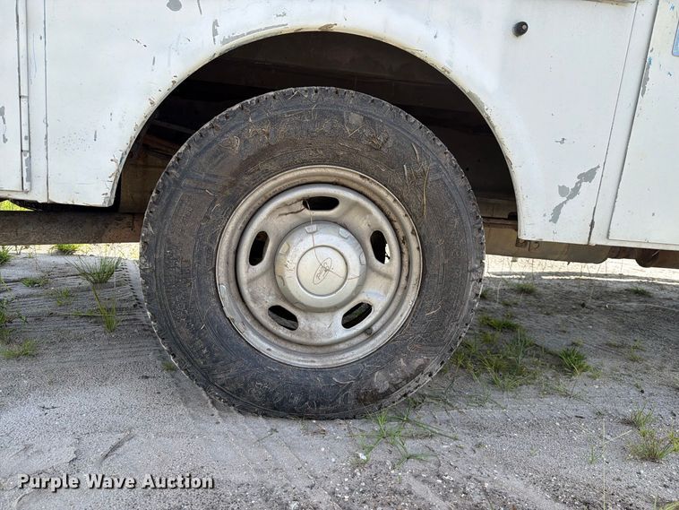 image for item DV7340 2015 Ford F250 Super Duty Ext. Cab pickup truck