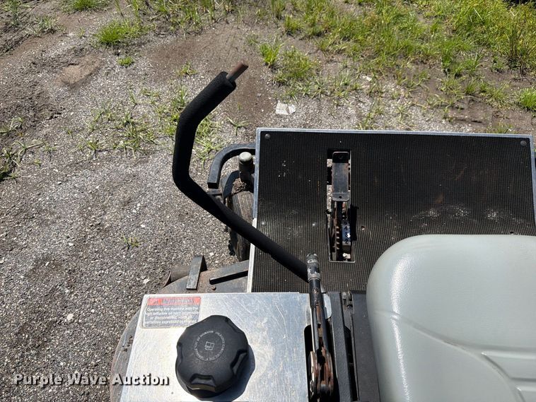 image for item DV7345 2013 Dixie Chopper Classic 3372HP ZTR lawn mower