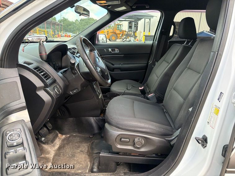 image for item DV7353 2017 Ford Explorer Police SUV