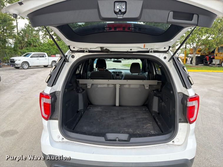 image for item DV7353 2017 Ford Explorer Police SUV