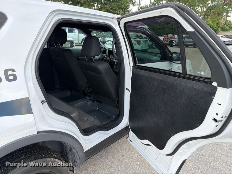 image for item DV7353 2017 Ford Explorer Police SUV