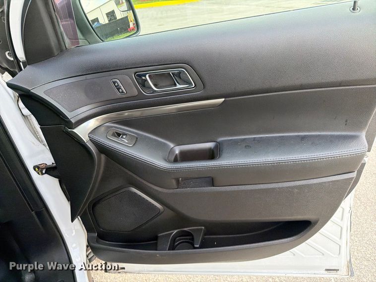 image for item DV7353 2017 Ford Explorer Police SUV