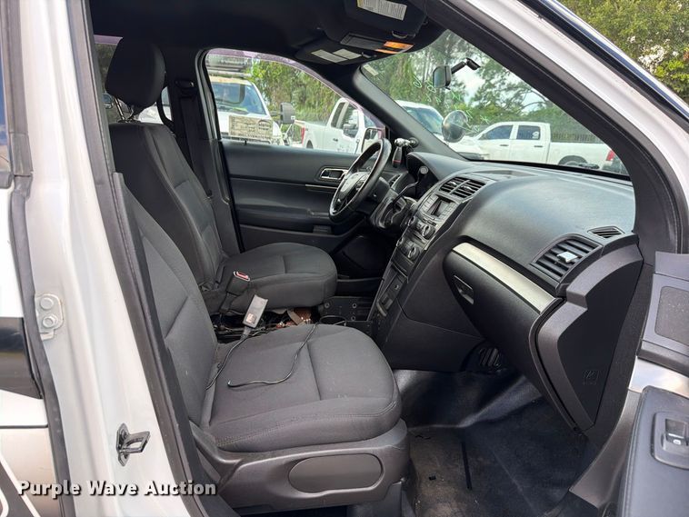 image for item DV7353 2017 Ford Explorer Police SUV