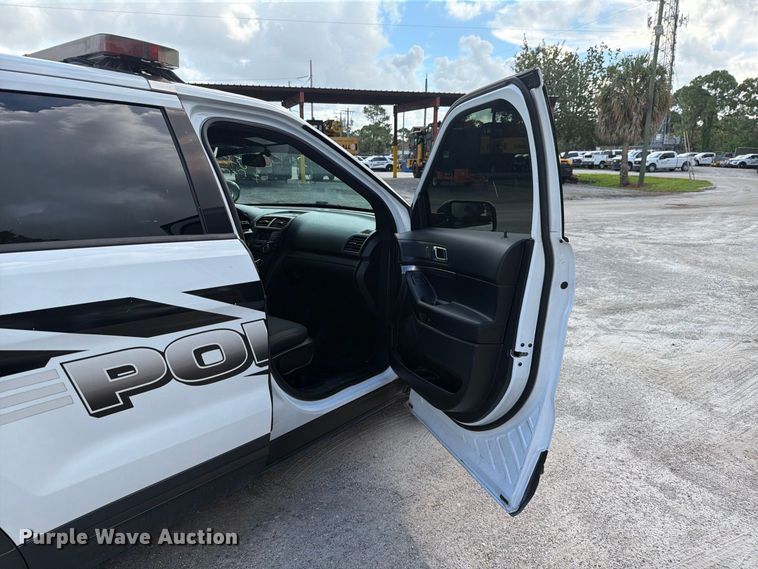 image for item DV7354 2016 Ford Explorer Police SUV