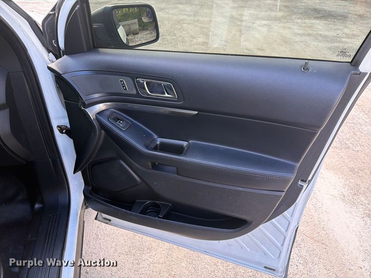 image for item DV7354 2016 Ford Explorer Police SUV