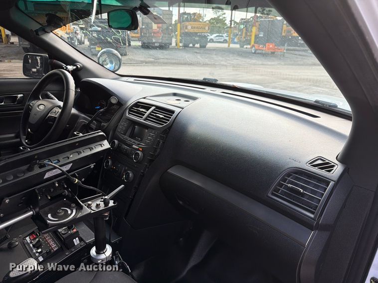 image for item DV7354 2016 Ford Explorer Police SUV