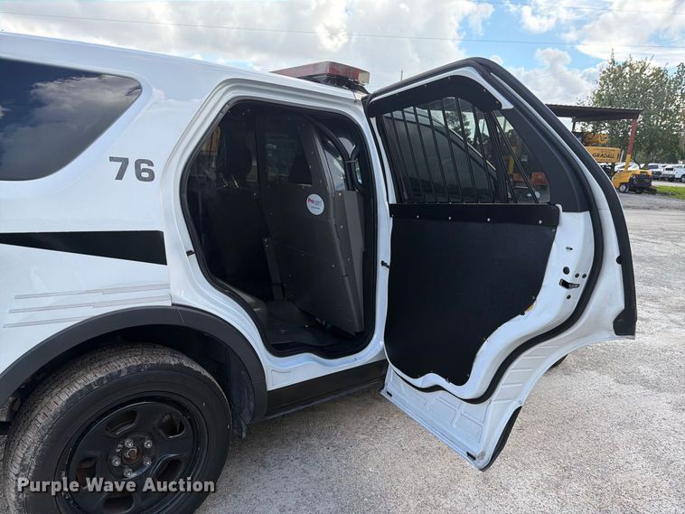 image for item DV7354 2016 Ford Explorer Police SUV