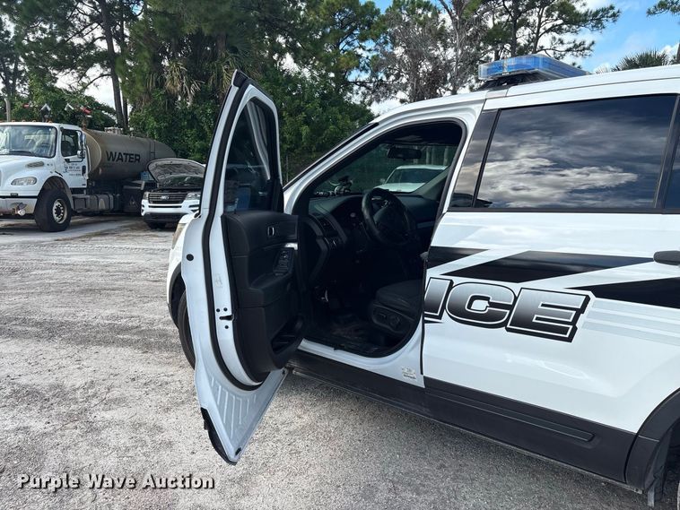 image for item DV7355 2017 Ford Explorer Police SUV