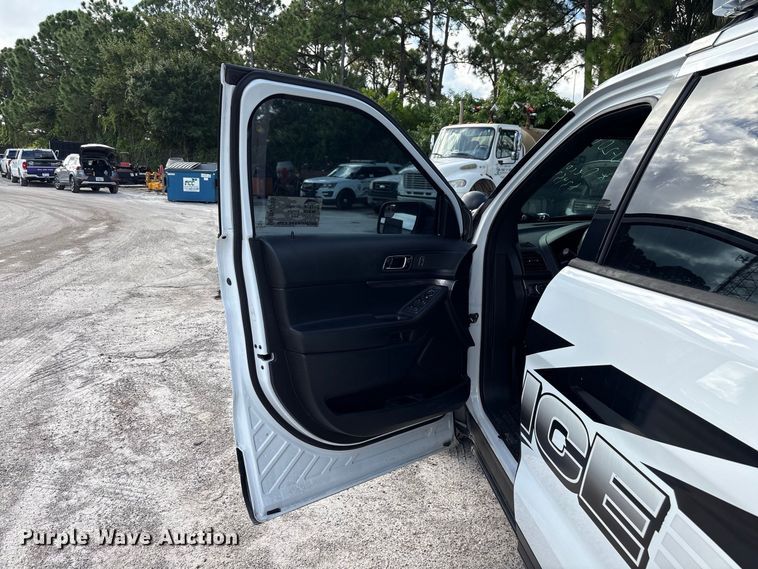 image for item DV7355 2017 Ford Explorer Police SUV