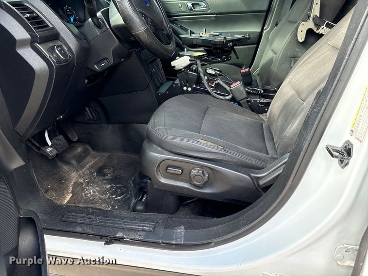 image for item DV7355 2017 Ford Explorer Police SUV
