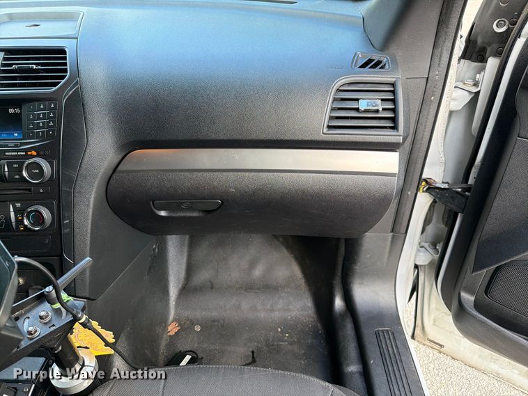image for item DV7355 2017 Ford Explorer Police SUV