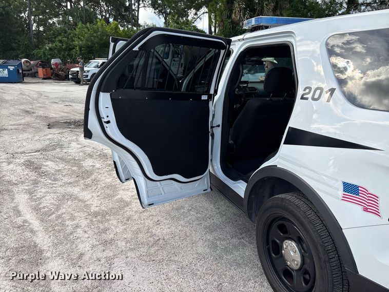 image for item DV7355 2017 Ford Explorer Police SUV