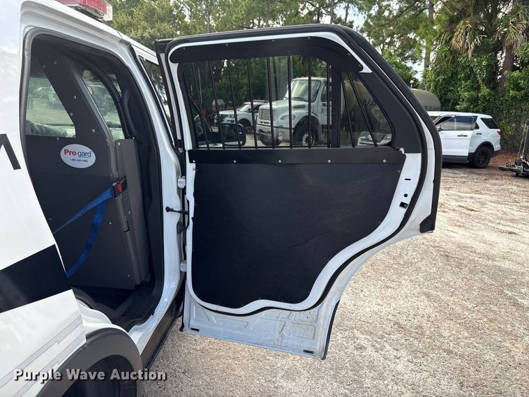 image for item DV7355 2017 Ford Explorer Police SUV