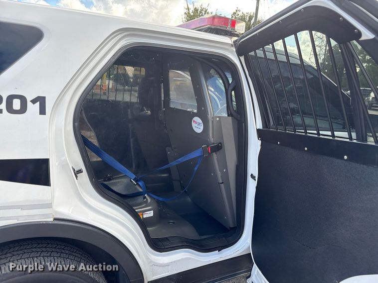 image for item DV7355 2017 Ford Explorer Police SUV
