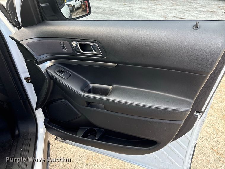 image for item DV7355 2017 Ford Explorer Police SUV