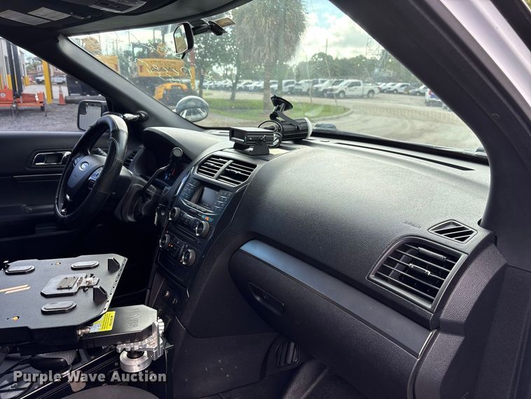 image for item DV7355 2017 Ford Explorer Police SUV