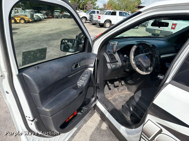 image for item DV7356 2016 Ford Explorer Police SUV