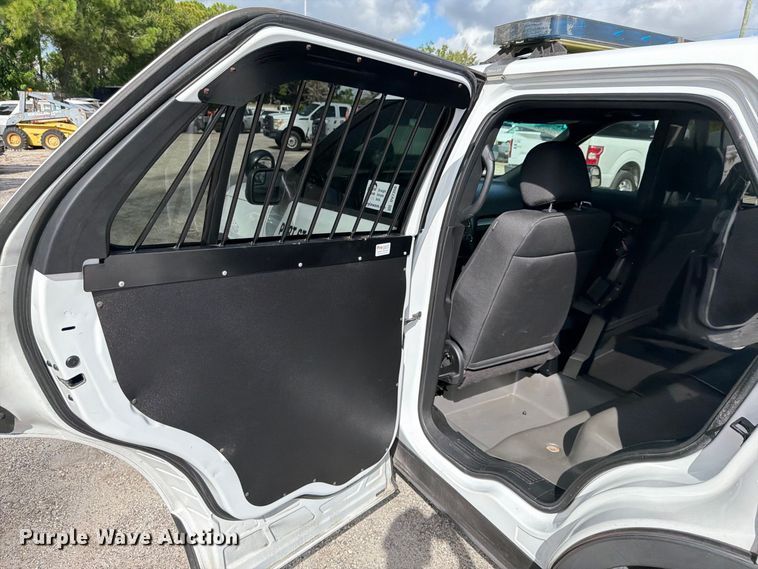 image for item DV7356 2016 Ford Explorer Police SUV