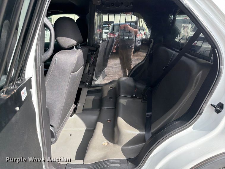 image for item DV7356 2016 Ford Explorer Police SUV