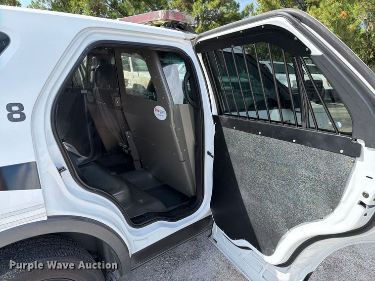 image for item DV7356 2016 Ford Explorer Police SUV