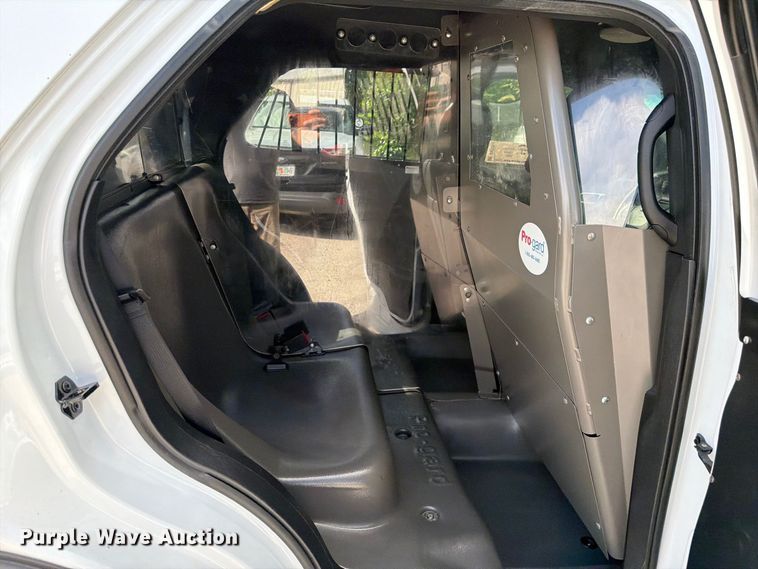 image for item DV7356 2016 Ford Explorer Police SUV