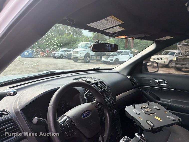 image for item DV7357 2017 Ford Explorer Police SUV