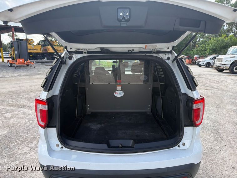 image for item DV7357 2017 Ford Explorer Police SUV