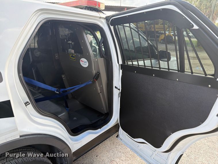 image for item DV7357 2017 Ford Explorer Police SUV