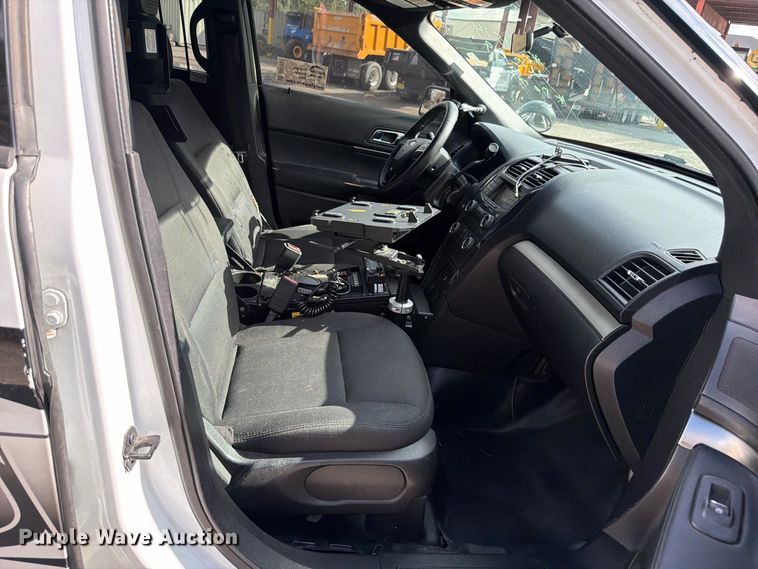 image for item DV7357 2017 Ford Explorer Police SUV