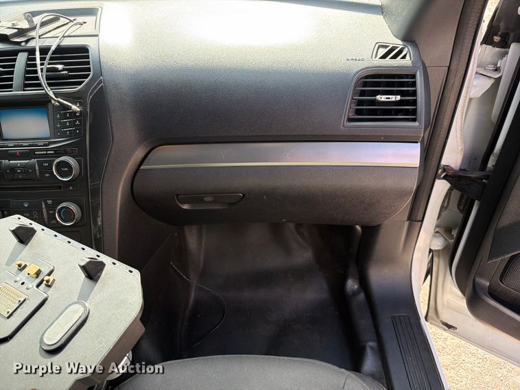 image for item DV7357 2017 Ford Explorer Police SUV