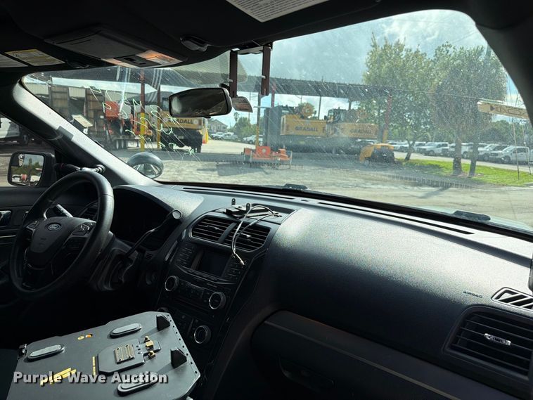 image for item DV7357 2017 Ford Explorer Police SUV
