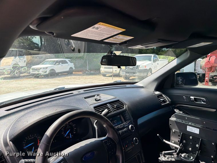 image for item DV7359 2017 Ford Explorer Police SUV