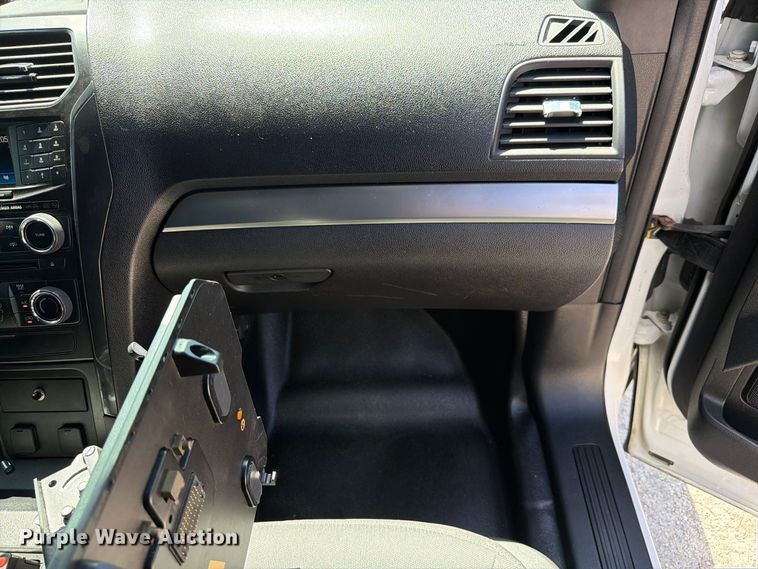 image for item DV7359 2017 Ford Explorer Police SUV