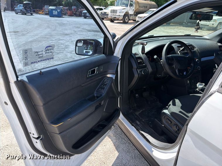 image for item DV7363 2016 Ford Explorer Police SUV