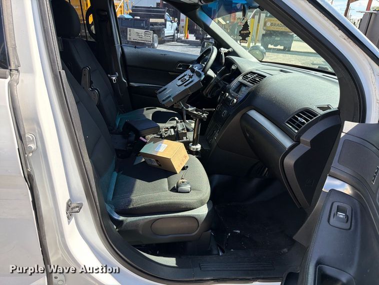 image for item DV7363 2016 Ford Explorer Police SUV