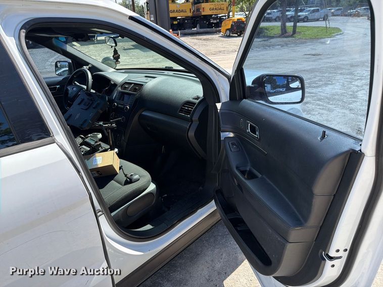 image for item DV7363 2016 Ford Explorer Police SUV